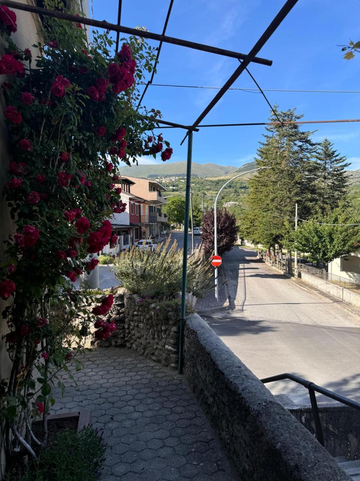 Villa Il Pergolato Aielli Esterno foto